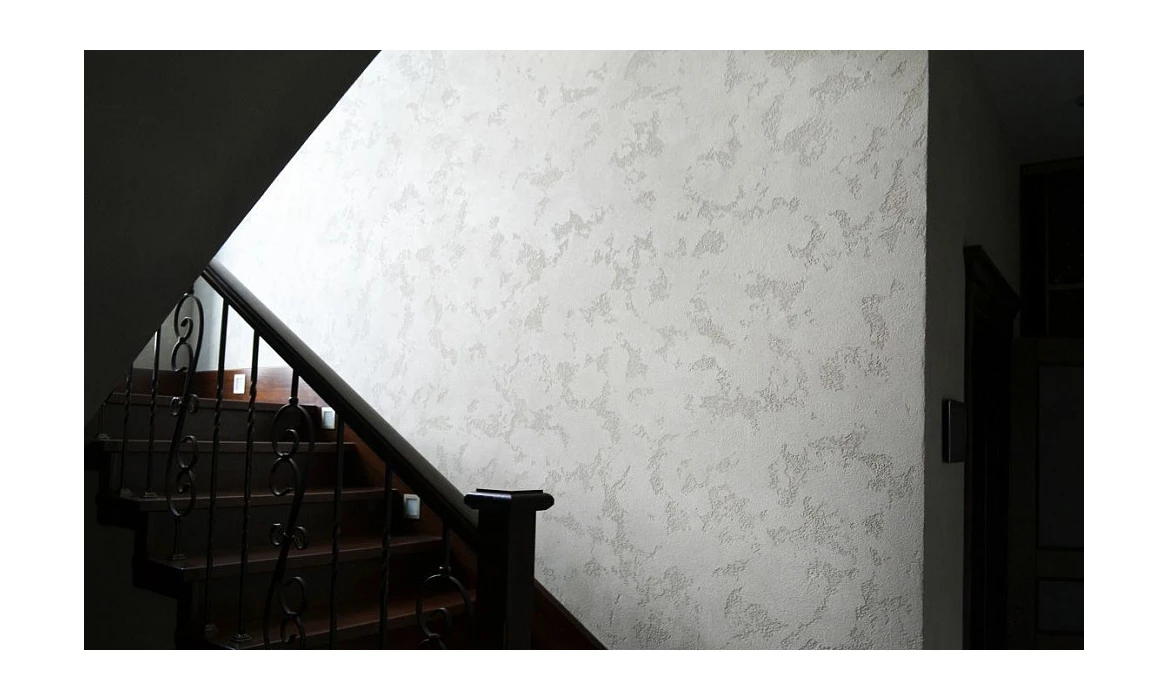 Декоративная штукатурка Decorazza Traverta (Траверта) с эффектом натурального камня белая 15 кг