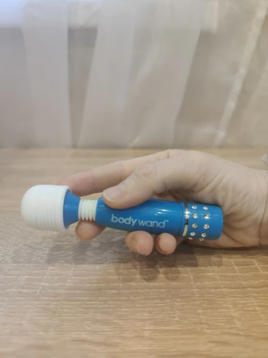 Вибратор мини-ванд с кристаллами Neon Edition BodyWand BW117