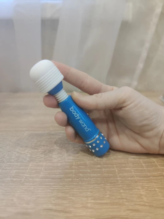 Вибратор мини-ванд с кристаллами Neon Edition BodyWand BW117